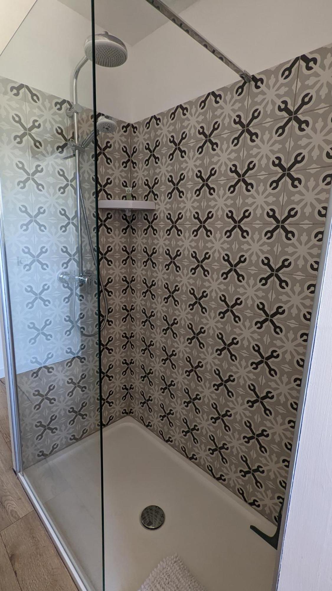 Chambre L A Tavel Exteriér fotografie